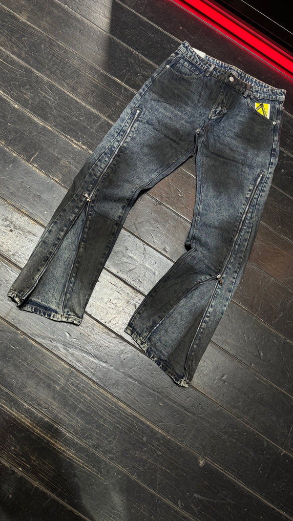FLARED ZIP DENIM WASH